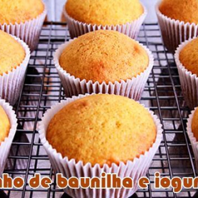 Bolinho FIT de Iogurte com Essência de Baunilha