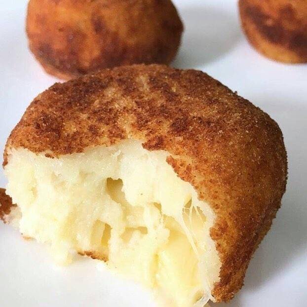 Bolinho de Queijo Cremoso